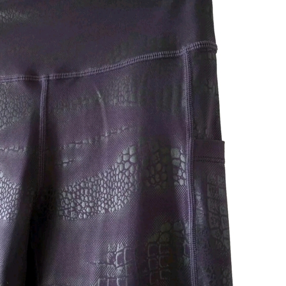 Zyia Active Leggings Womens Sz 6-8 Plum w/ Black Metallic Print Hi Rise Pockets - Picture 4 of 9